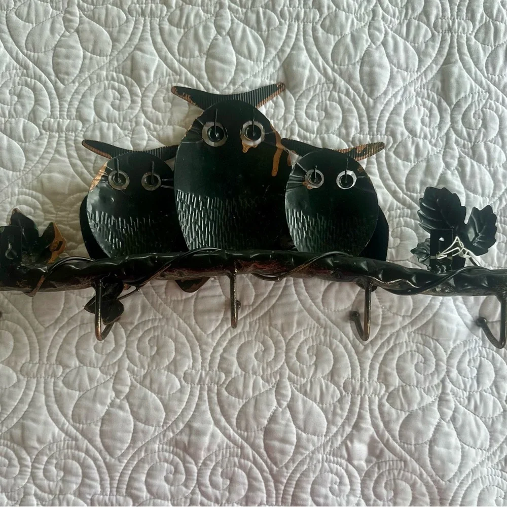 Vintage metal owl family wall hook